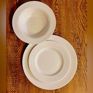 Dinnerware Set
